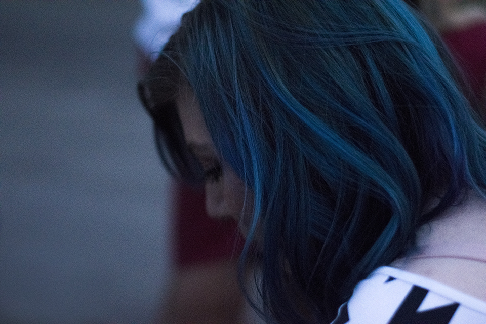 Ariel in profile with blue hair